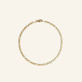 Flat Figaro Chain Bracelet in 18k gold-filled metal, waterproof and hypoallergenic.