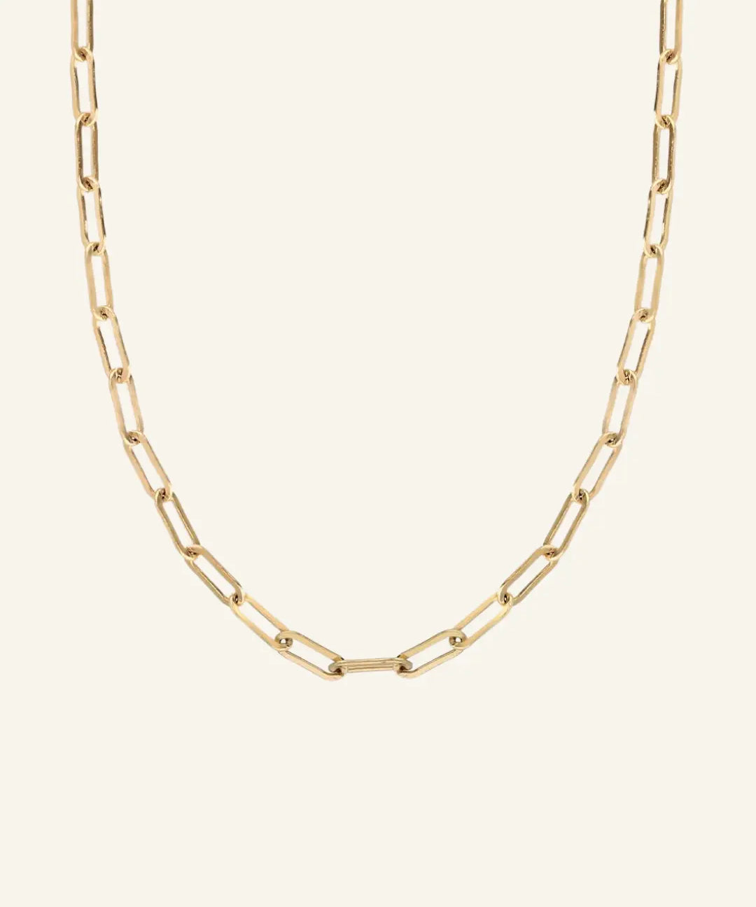 Flatlay of 18k gold-filled paperclip chain necklace – IGGI Jewellery